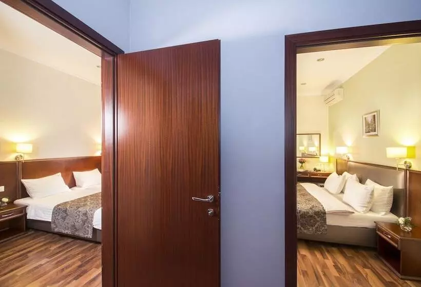 سوییت خانوادگی, Greguar Hotel By Uhm