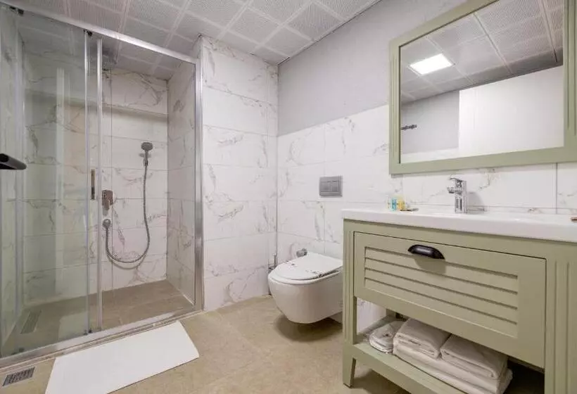 ファミリールーム, Hanedan Otel