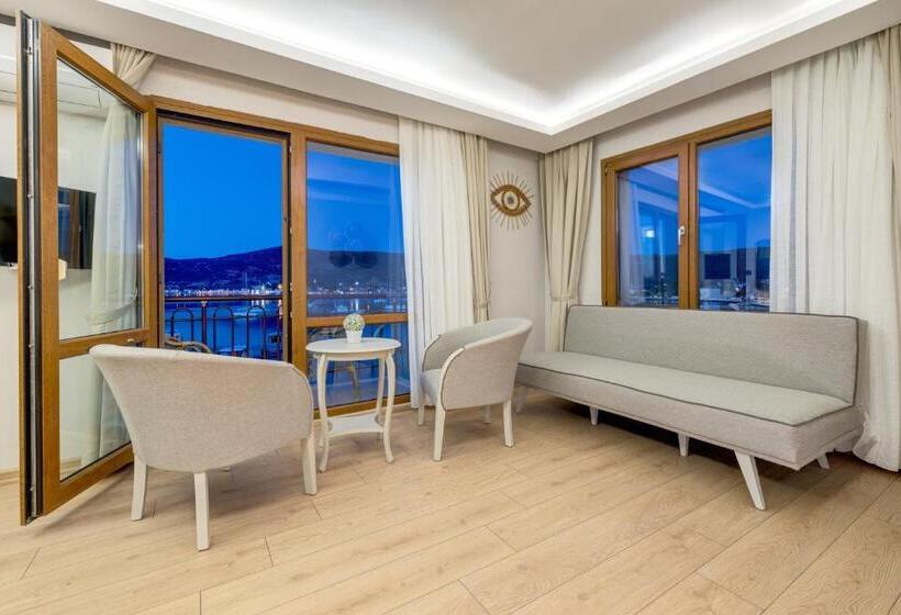 اتاق استاندارد با چشم‌انداز دریا, Hanedan Otel
