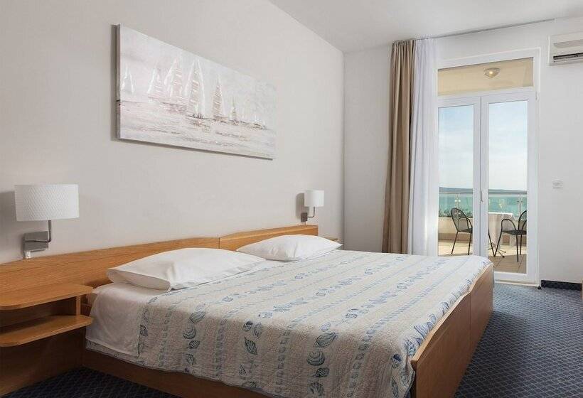 海景标准间露台, Villa Pitomcia