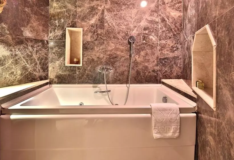 デラックストリプルルーム, Cappadocia Cave Suites
