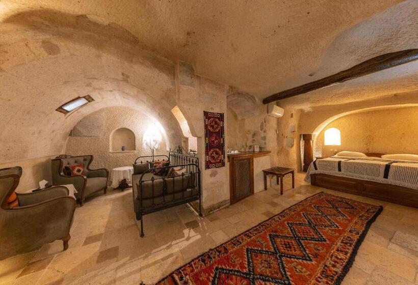 جناح جونيور, Cappadocia Cave Suites