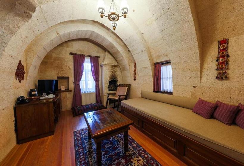 جناح جونيور, Cappadocia Cave Suites