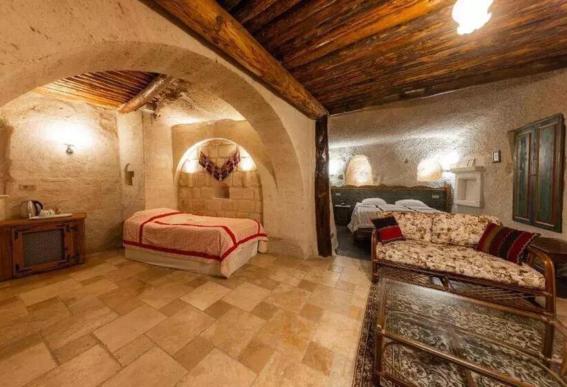 デラックストリプルルーム, Cappadocia Cave Suites