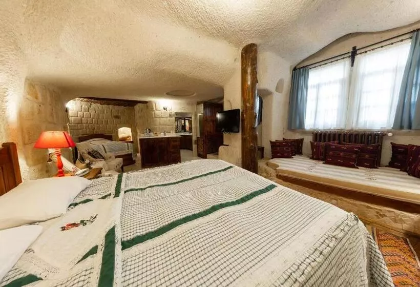 デラックストリプルルーム, Cappadocia Cave Suites