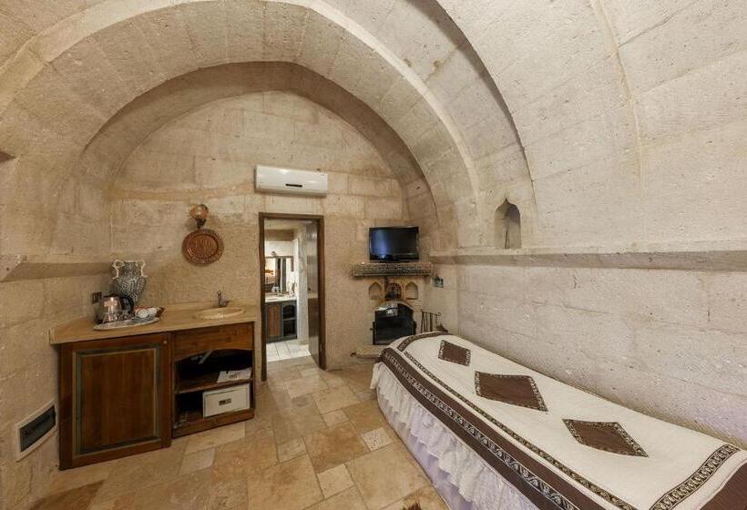 غرفة ديلوكس ثلاثية, Cappadocia Cave Suites