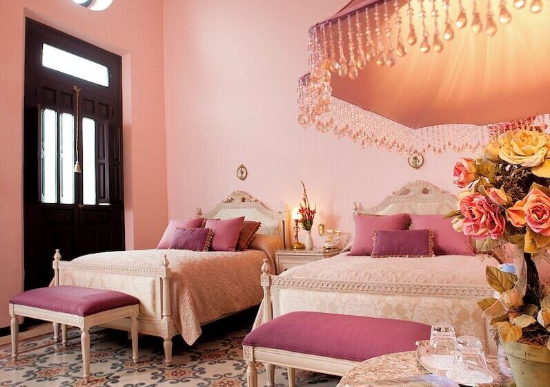 Полулюкс, Casa Azul Monumento Historico