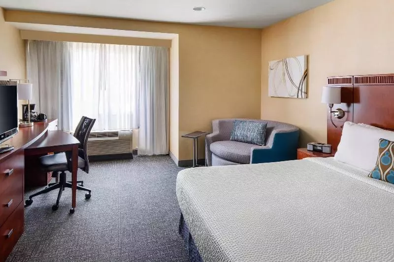 اتاق استاندارد با تخت بزرگ, Courtyard By Marriott Sacramento Cal Expo
