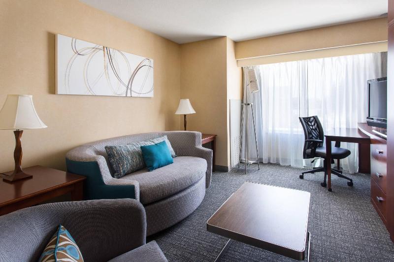 غرفة قياسية سرير كينج, Courtyard By Marriott Sacramento Cal Expo