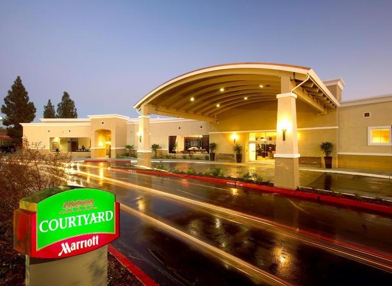 스탠다드 룸 킹사이즈 침대, Courtyard By Marriott Sacramento Cal Expo
