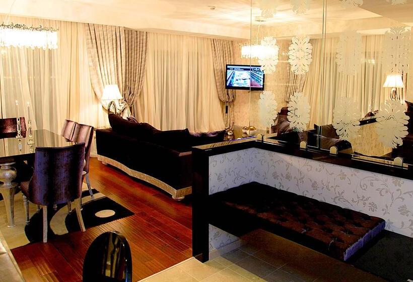 Люкс, Cratos Premium Hotel Casino & Spa