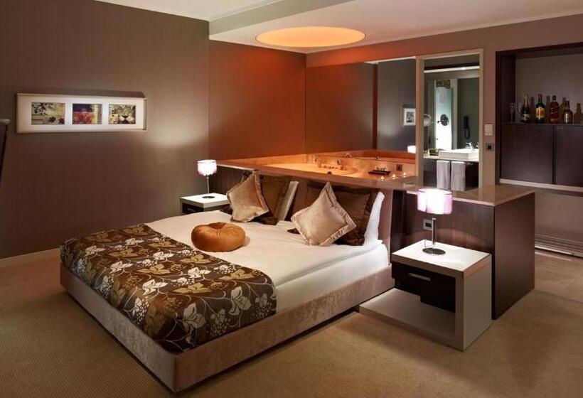 Номер Superior, Cratos Premium Hotel Casino & Spa