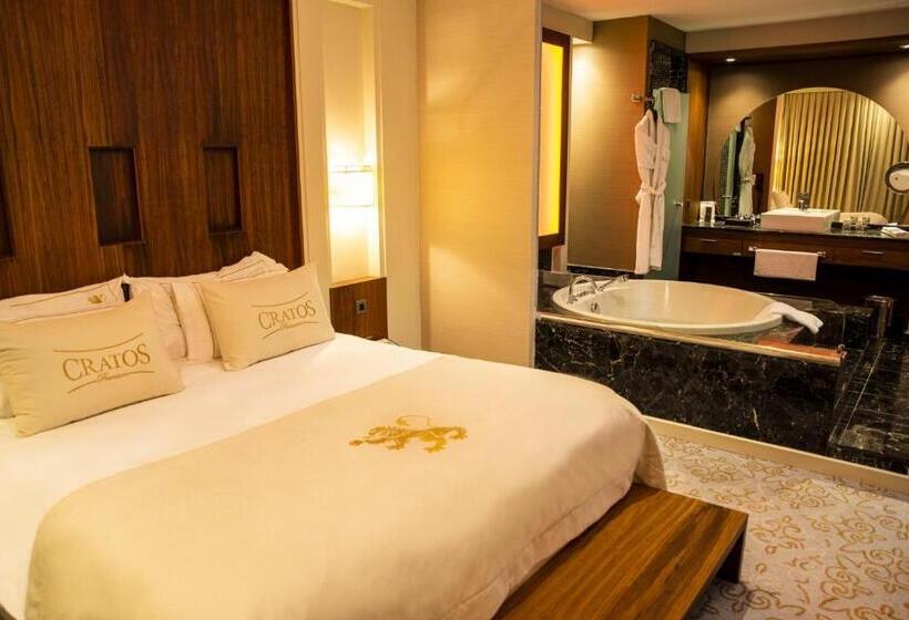 سوییت, Cratos Premium Hotel Casino & Spa