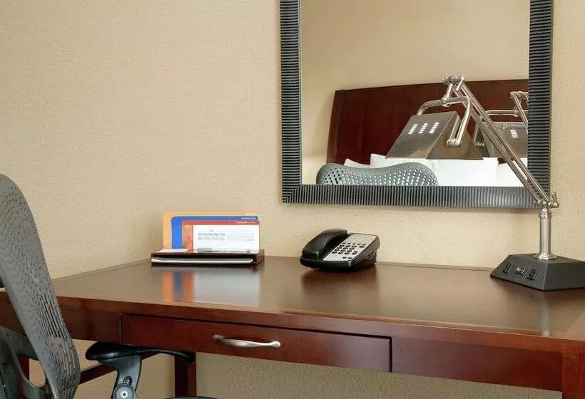 スタンダードルーム, Hilton Garden Inn Fontana