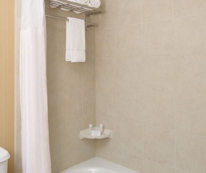 Номер Стандарт, Hilton Garden Inn Fontana