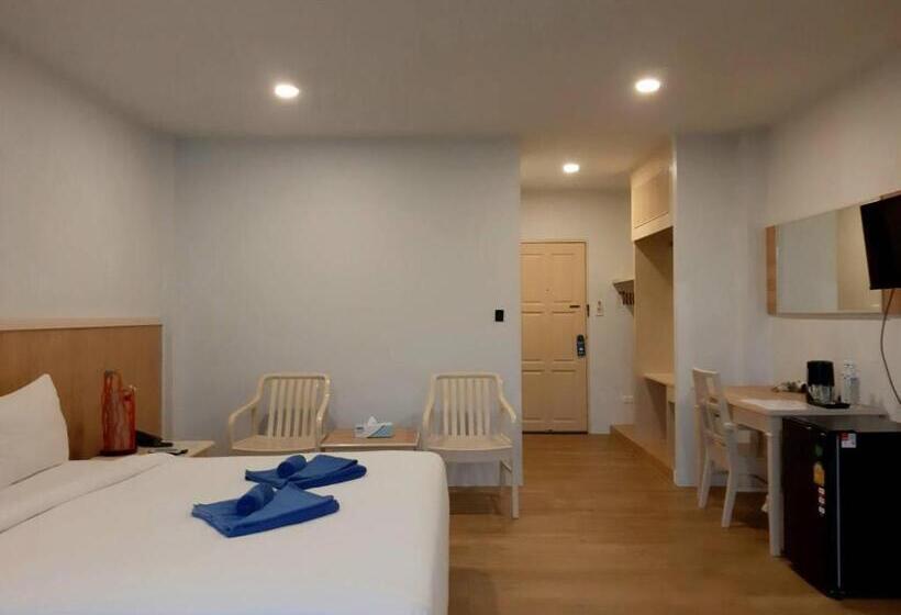 חדר דלוקס נוף לגינה, Karon Living Room   Sha Plus