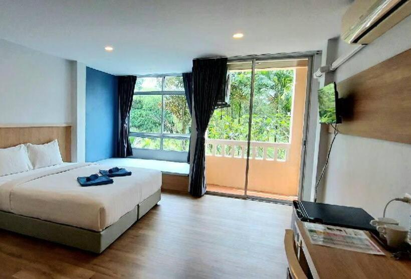 חדר דלוקס נוף לגינה, Karon Living Room   Sha Plus