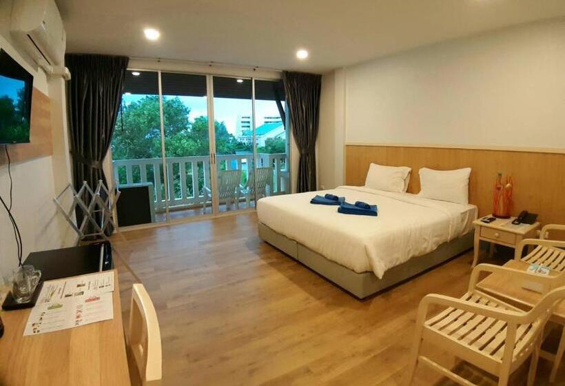 חדר דלוקס נוף לגינה, Karon Living Room   Sha Plus