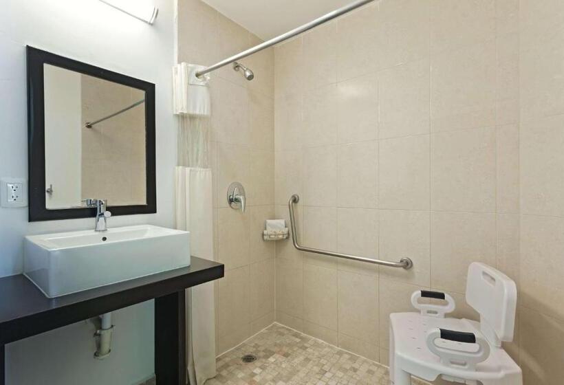 غرفة ديلوكس لذوى الاحتياجات الخاصة, La Quinta By Wyndham Puebla Palmas Angelopolis