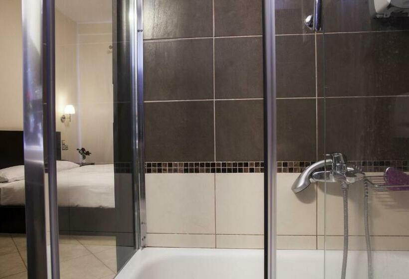 חדר סופריור, Meteoritis