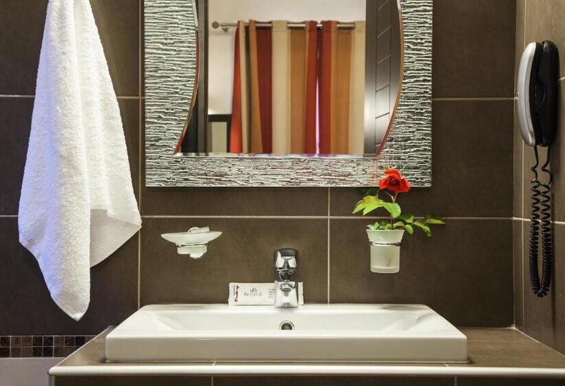 חדר סופריור, Meteoritis