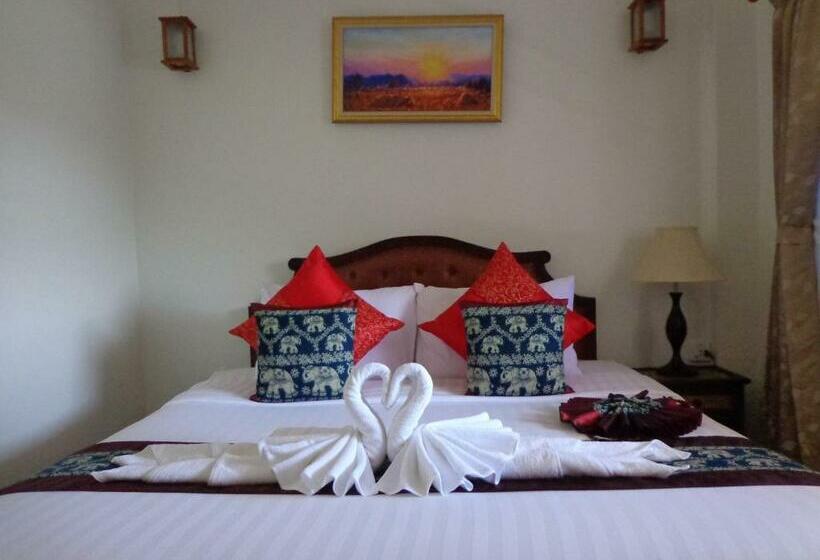 Номер Стандарт Вид на Реку, Namkhong Riverside