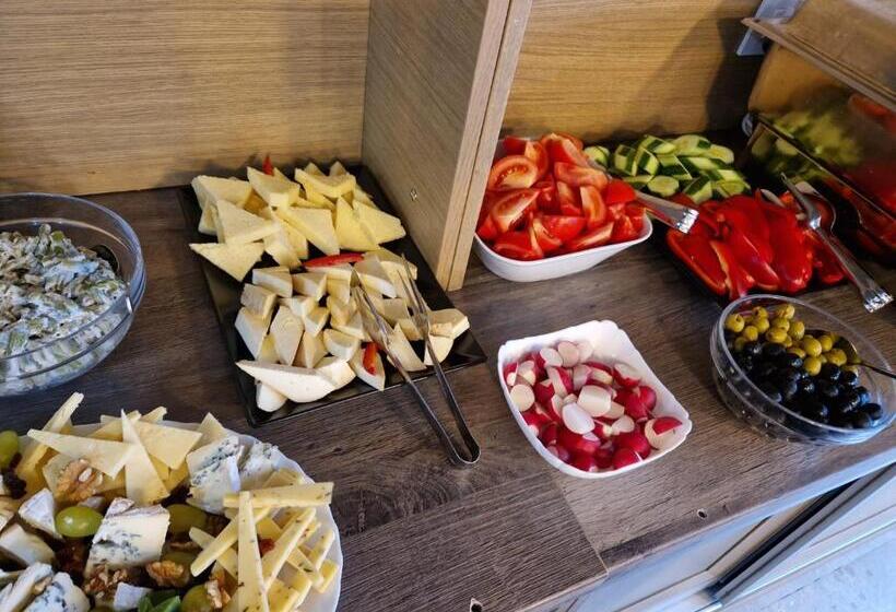 חדר סטנדרט, New Wolf