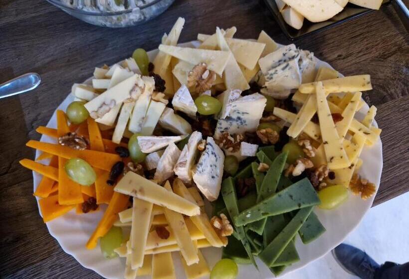 חדר סטנדרט, New Wolf