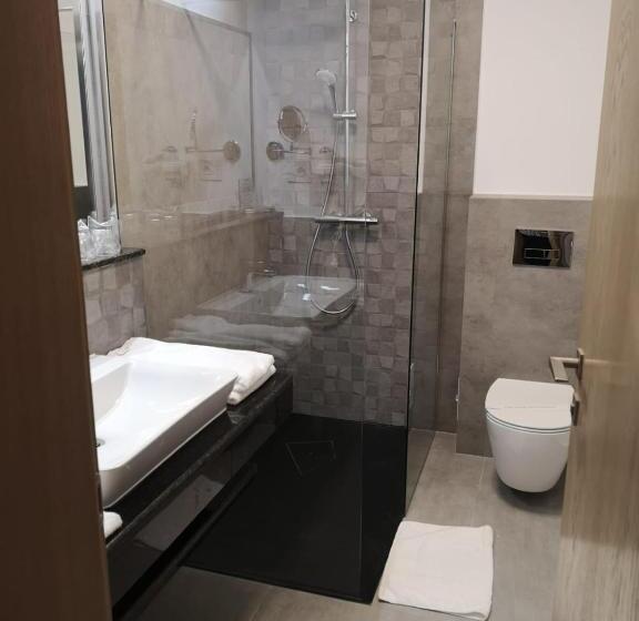 סוויטה נוף להרים, New Wolf