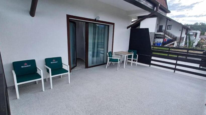 סוויטה נוף להרים, New Wolf