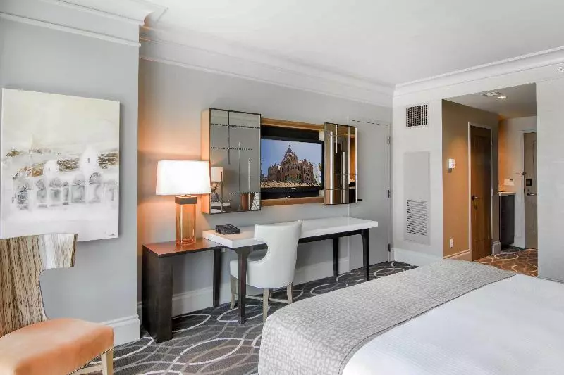 اتاق لوکس با تخت بزرگ, Omni Dallas
