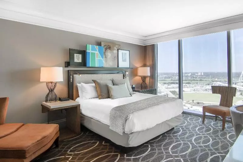 اتاق لوکس با تخت بزرگ, Omni Dallas