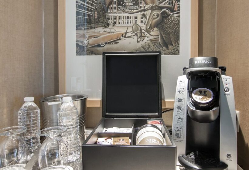 障害者適応デラックスルーム, Omni Dallas