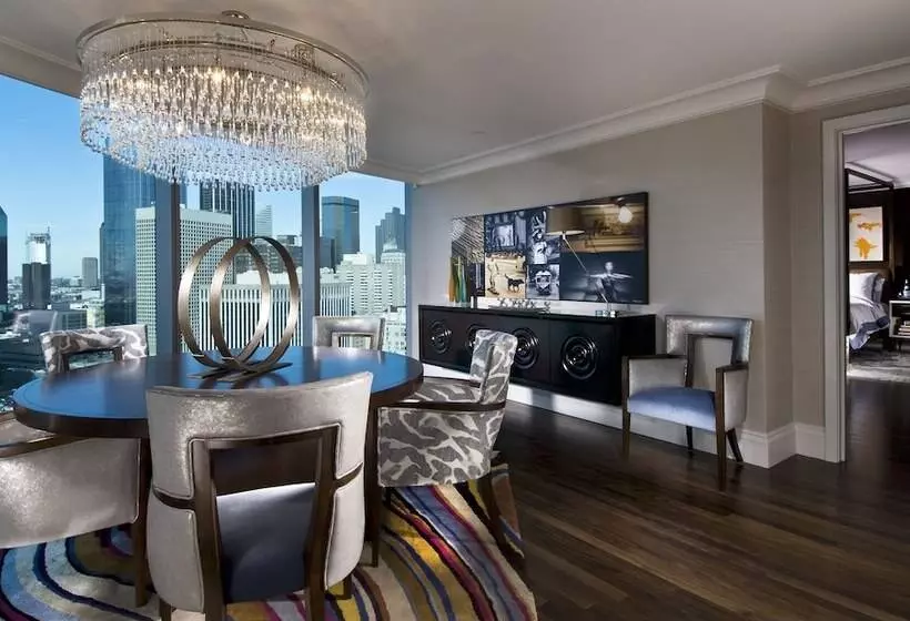 سوئیت پرزیدنت, Omni Dallas