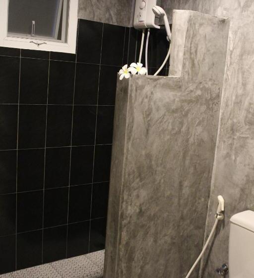 스탠다드 룸, Phuket Muay Thai House