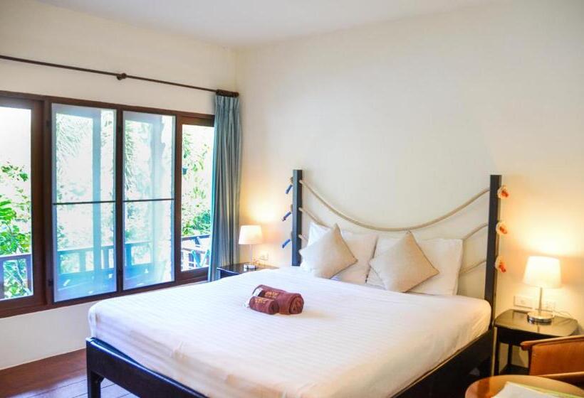 디럭스 룸, Phuket Muay Thai House