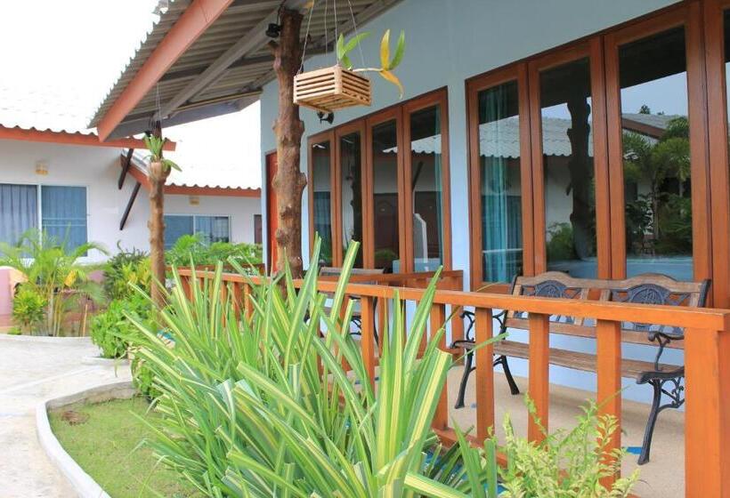 디럭스 룸, Phuket Muay Thai House