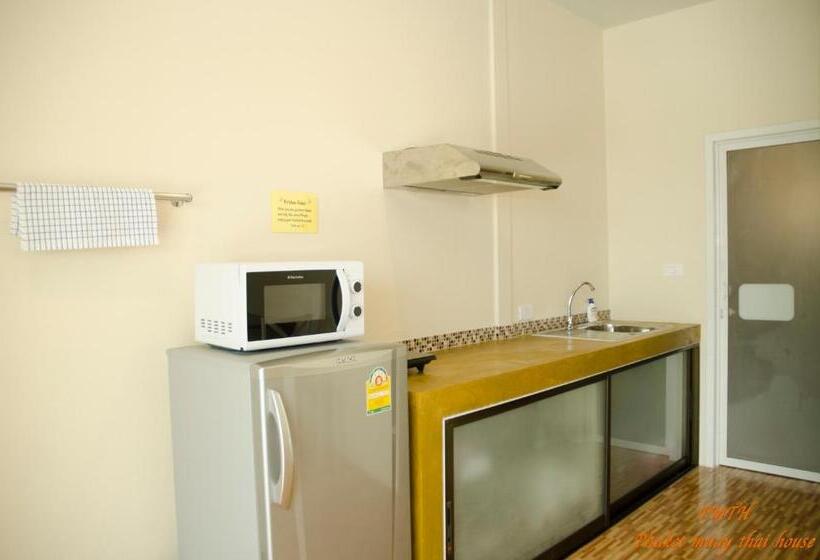 스탠다드 스튜디오 정원 전망, Phuket Muay Thai House