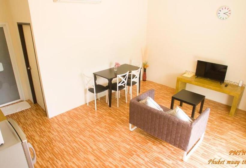 스탠다드 스튜디오 정원 전망, Phuket Muay Thai House