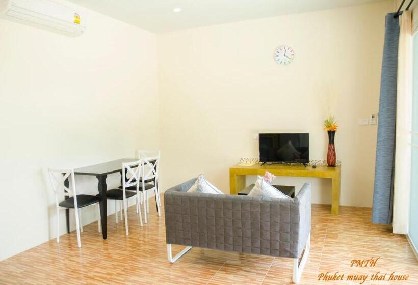 스탠다드 스튜디오 정원 전망, Phuket Muay Thai House