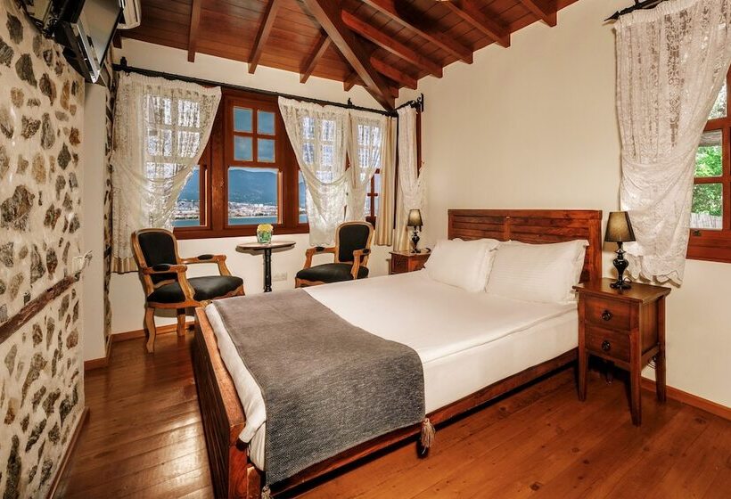 غرفة قياسية مطلّة علي البحر, Villa Turka