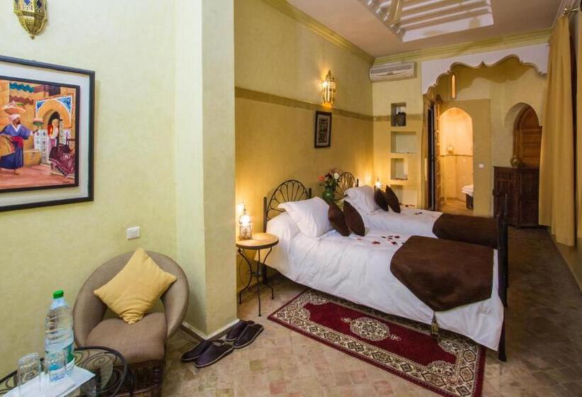 سوییت جونیور, Riad Xo