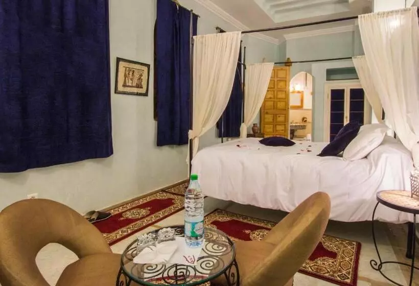 سوییت جونیور, Riad Xo