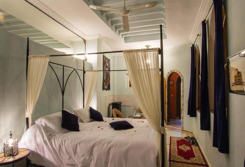 سوییت جونیور, Riad Xo