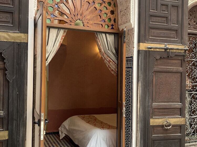 标准间, Dar Anebar