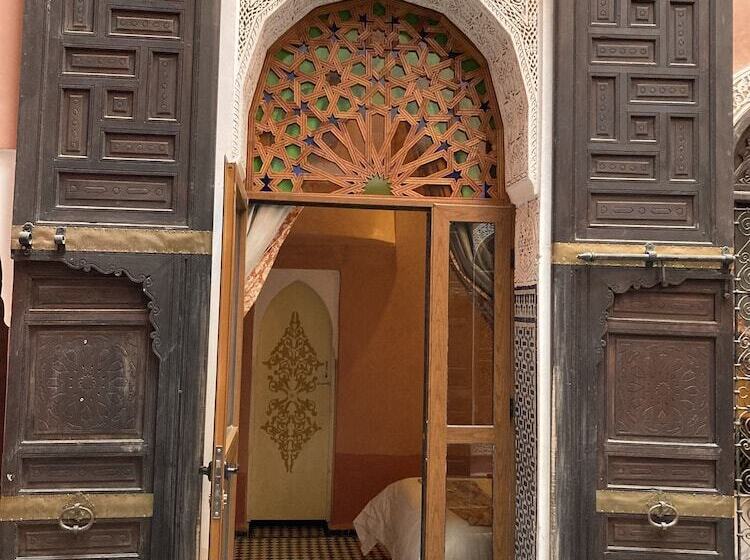 标准间, Dar Anebar