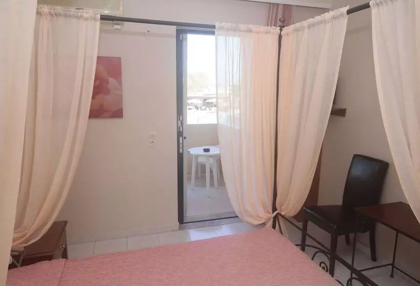 スタンダードルーム, Roselands Hotel Bungalows