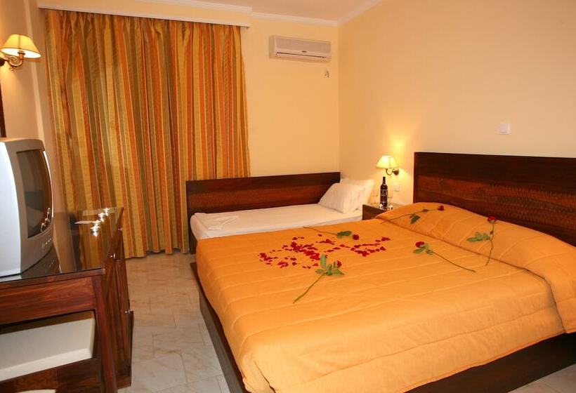 Номер Стандарт Трехместный, Roselands Hotel Bungalows