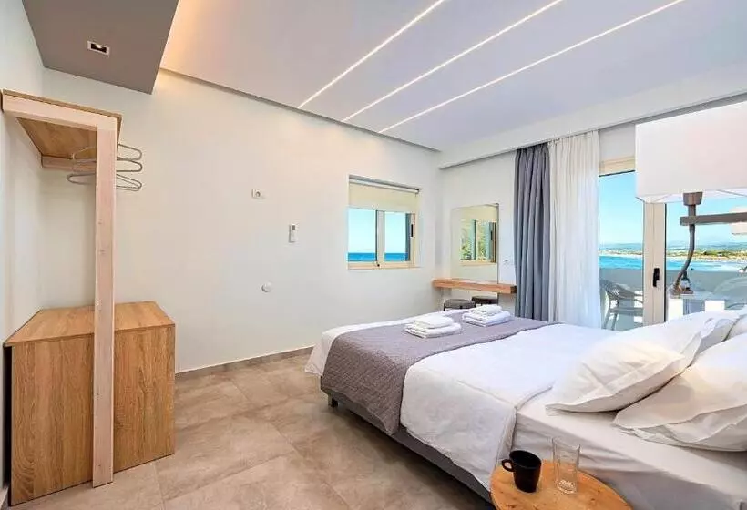 Deluxe Suite Sea View, Sunlight Beach