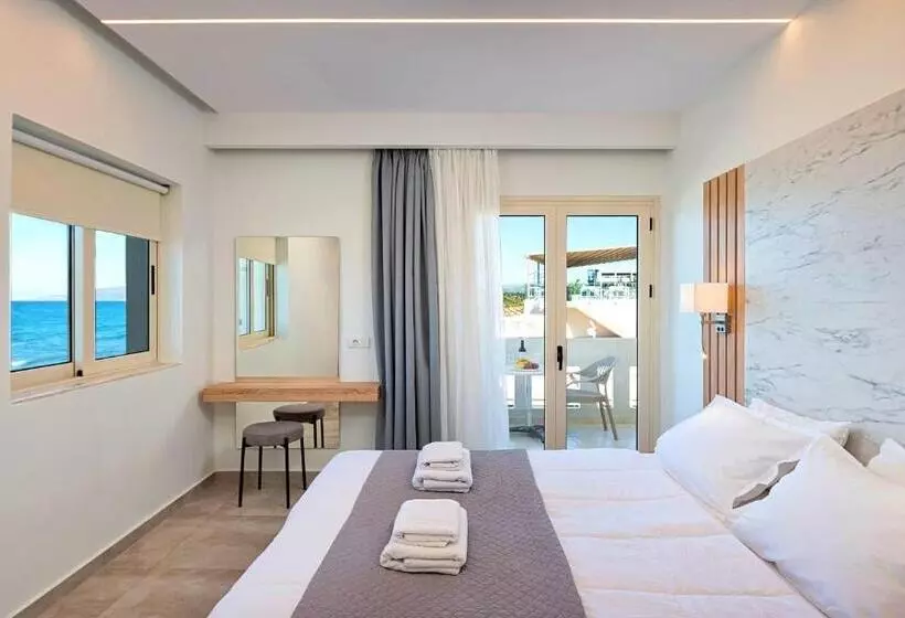 Deluxe Suite Sea View, Sunlight Beach